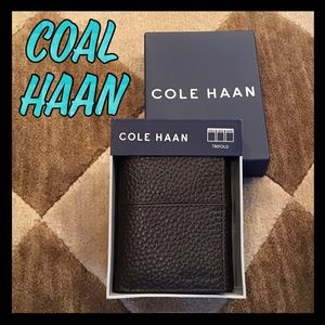 🎁NWT🎁Cole Haan trifold leather wallet-chocolate